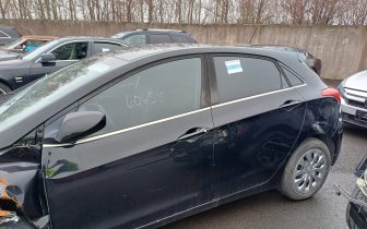 Хечбеци HYUNDAI ELANTRA 2017 Черен