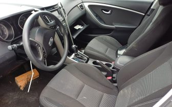 Хечбеци HYUNDAI ELANTRA 2017 Черен