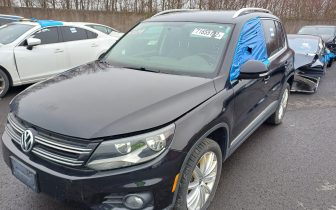 Джипове VOLKSWAGEN TIGUAN S 2012 Черен