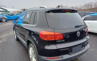 Джипове VOLKSWAGEN TIGUAN S 2012 Черен