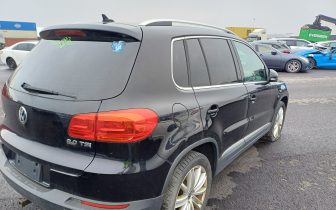 Джипове VOLKSWAGEN TIGUAN S 2012 Черен