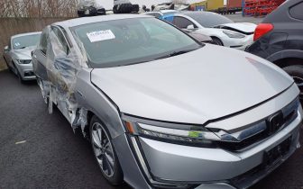 Седани HONDA CLARITY 2018 Сребрист
