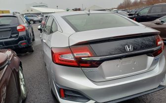 Седани HONDA CLARITY 2018 Сребрист