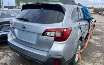 Кросоувъри SUBARU OUTBACK PREMIUM 2018 Сребрист
