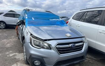 Кросоувъри SUBARU OUTBACK PREMIUM 2018 Сребрист