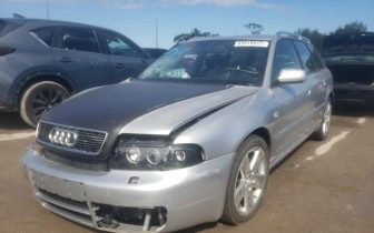 Хечбеци Audi S4 2003 Сребрист