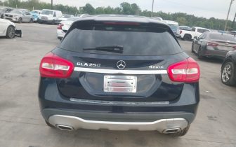 Хечбеци Mercedes-Benz  GLA 250 2018 Син