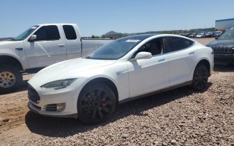 Хечбеци Tesla MODEL S 2013 Бял
