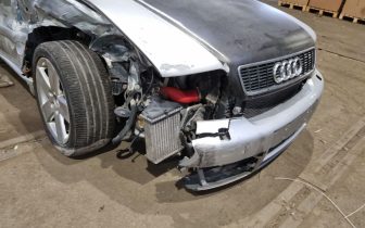 Хечбеци Audi S4 2003 Сребрист