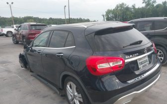 Хечбеци Mercedes-Benz  GLA 250 2018 Син