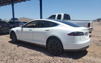 Хечбеци Tesla MODEL S 2013 Бял