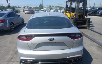 Седани KIA Stinger 2018 Бял