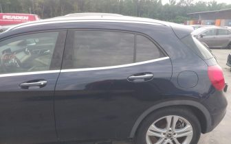 Хечбеци Mercedes-Benz  GLA 250 2018 Син