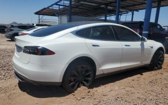 Хечбеци Tesla MODEL S 2013 Бял