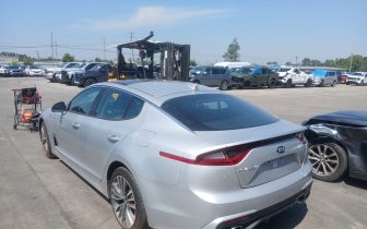 Седани KIA Stinger 2018 Бял