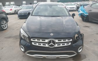Хечбеци Mercedes-Benz  GLA 250 2018 Син