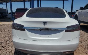 Хечбеци Tesla MODEL S 2013 Бял