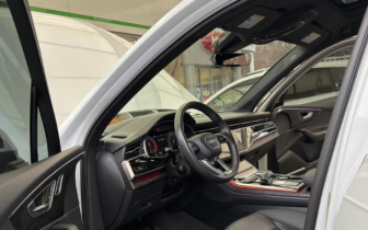 Паркетници Audi Q7 2021 Бял