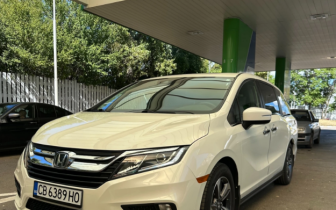 Миниванове Honda Odyssey 2019 Бял