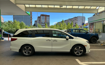 Миниванове Honda Odyssey 2019 Бял