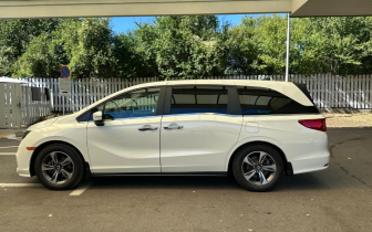 Миниванове Honda Odyssey 2019 Бял