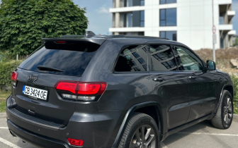 suv Jeep  Grand cherokee 2017 Сив