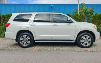 suv Toyota  Sequoia PLATINUM 5.7 V8  2016 Бял