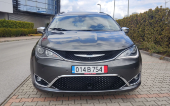 mini-van Chrysler  Pacifica Limited 2017 Сив