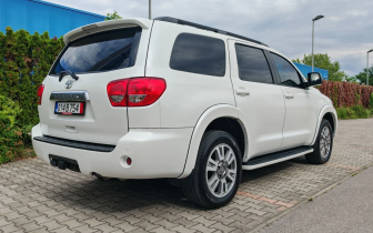 suv Toyota  Sequoia PLATINUM 5.7 V8  2016 Бял