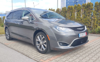 mini-van Chrysler  Pacifica Limited 2017 Сив