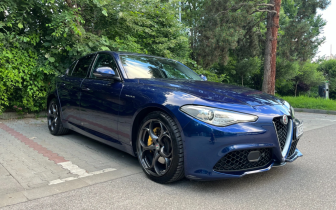 sedan Alfa Romeo  Giulia Q4 2018 Син