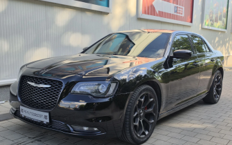 sedan Chrysler  300c 2015 Black