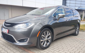 mini-van Chrysler  Pacifica Limited 2017 Сив